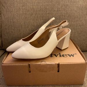 Comfortview white high heel